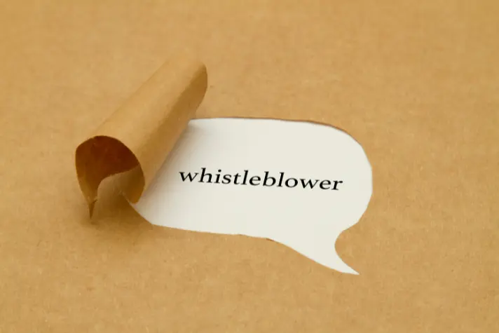 5 Best Practices for Compliance Officers to Minimize Whistleblower Risks